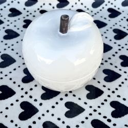 Pom'Glow White Scented Candle - Patchouli