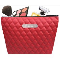 Red quilted woman Toilet bag