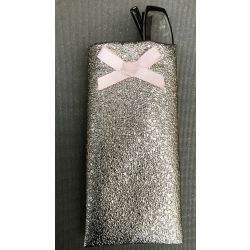 Shiny linen glasses case