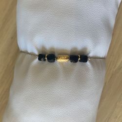 Marga bracelet - gold plated and black labradoryte