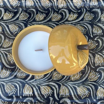 Pom'Glow saffron Scented Candle - Patchouli