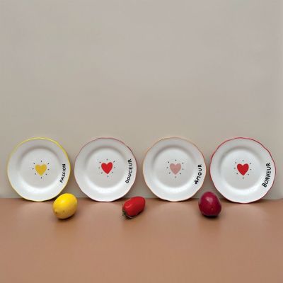 Set of 4 dessert plates with heart message