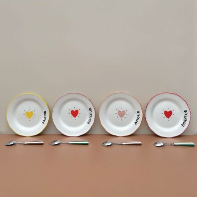 Set of 4 dessert plates with heart message