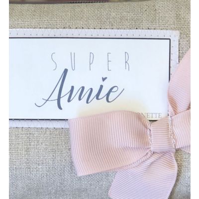 Gift for her best friend - Shiny linen pouch, pink bow and text "Super Friend"