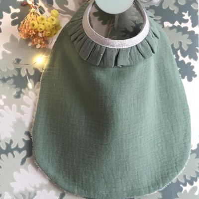 Nini la Duchesse Bib Sage green in double cotton gauze - absorbent back in terry cotton