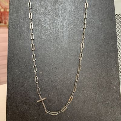 Bass string cross chain necklace