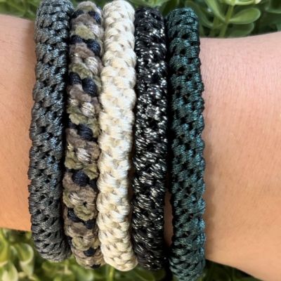 Composition of KKNEKKI scrunchies in bracelets