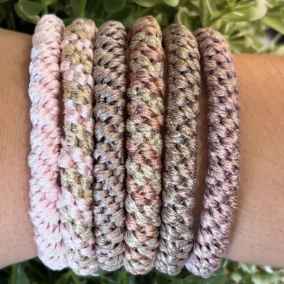 Composition of KKNEKKI scrunchies in bracelets