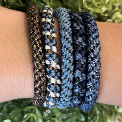 Composition of KKNEKKI scrunchies in bracelets