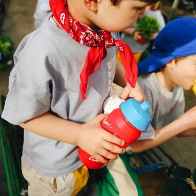 Mathilde Cabanas - Water bottles for young and old